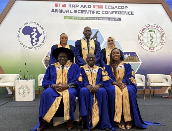 MMH Graduating Class with Senior Faculty